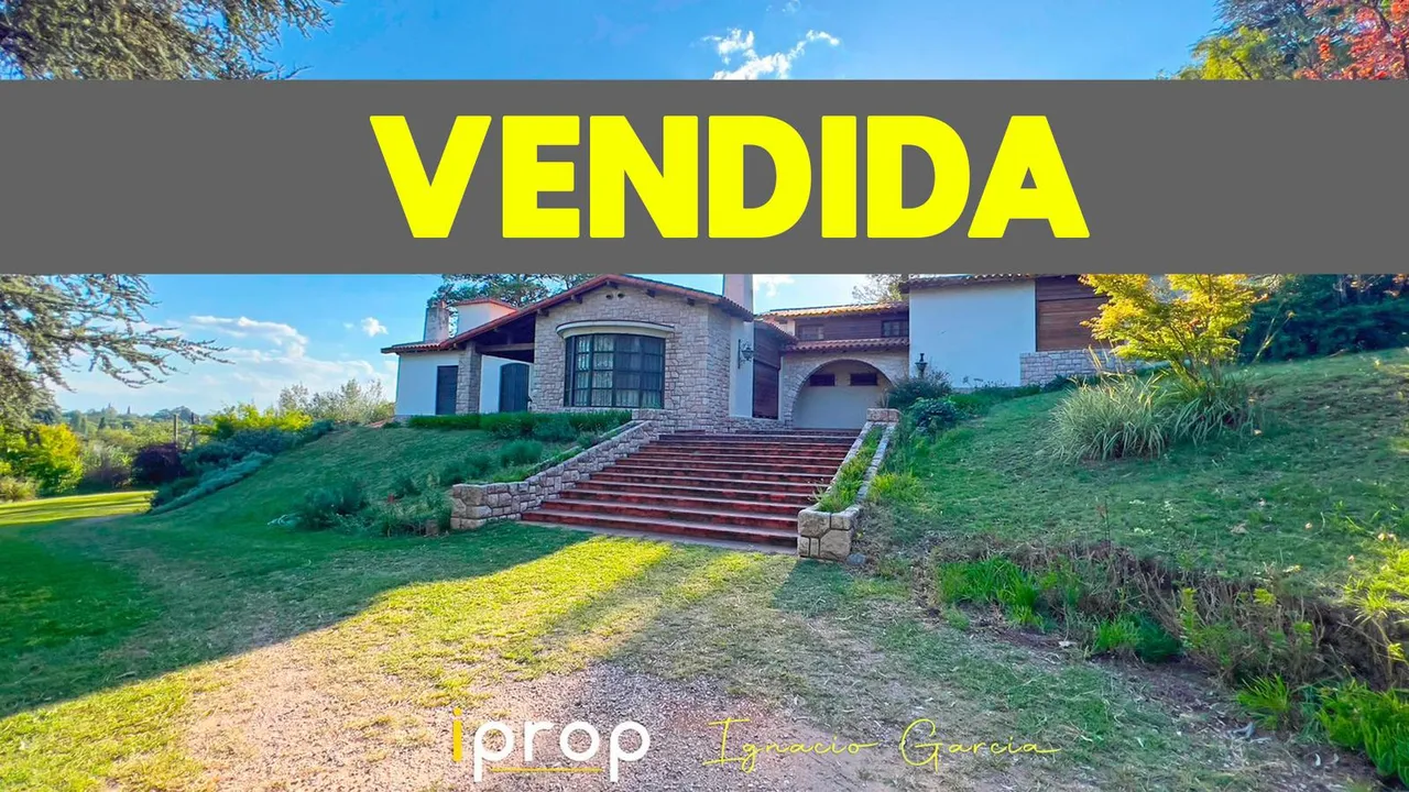 Casa en Tito Lusiardo al 200
