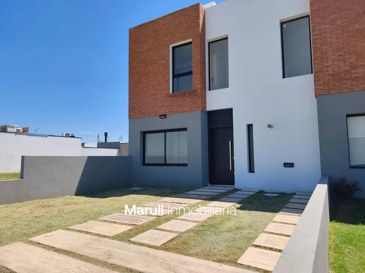 Departamento en Quebradas de Manantiales Duplex 3 Dorm y 3 baños. con Calefacción Central y radiadores