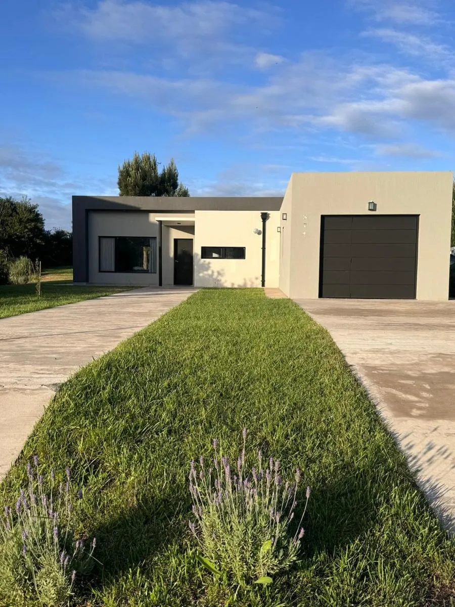 Casa en SENDEROS al 300