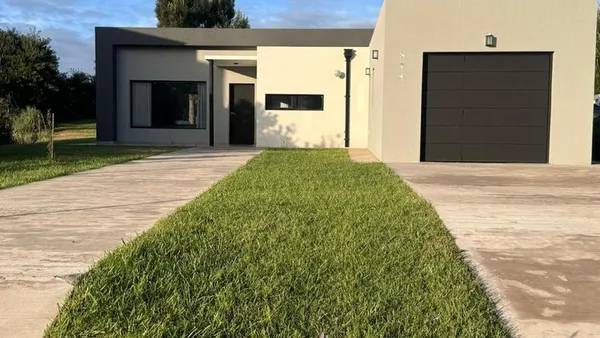 Casa en SENDEROS al 300