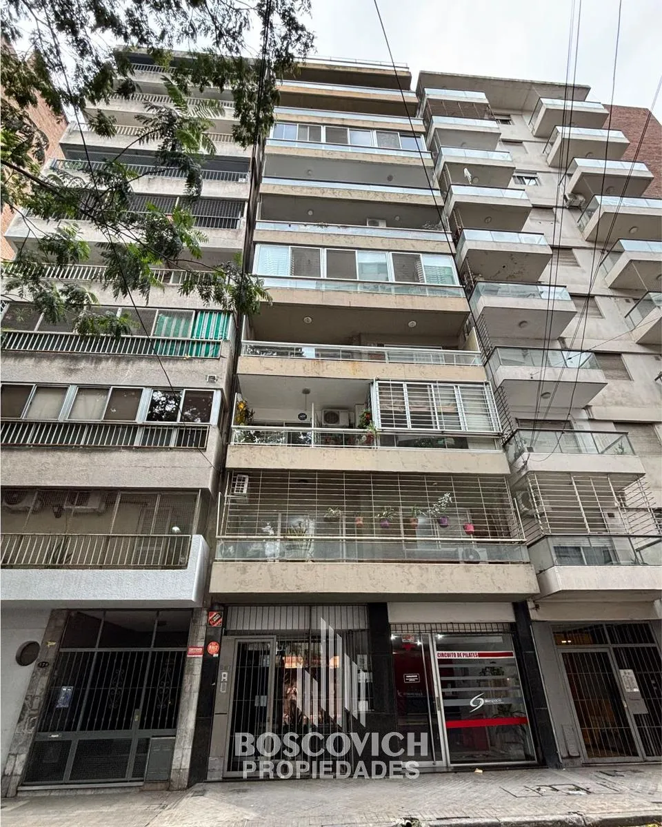 Departamento en Balcarce 587 8°