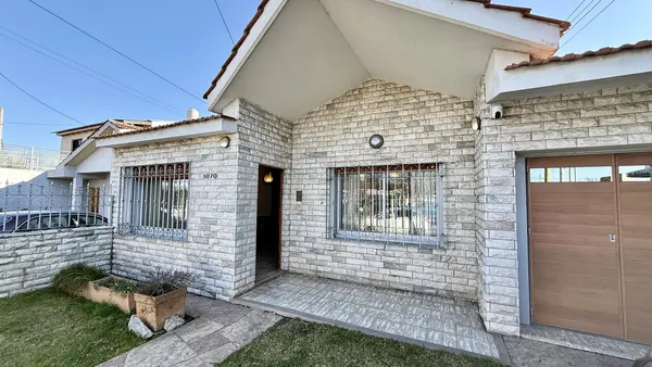 Casa en Maestro Vidal al 1800
