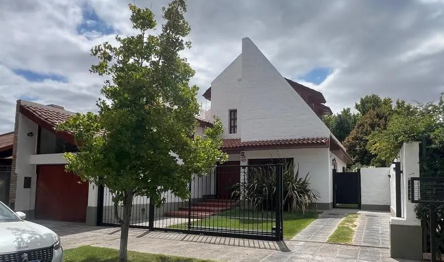 Casa en B° Las Viñas