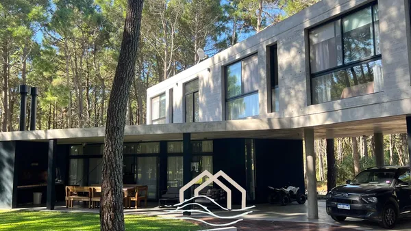 Casa en Brisas al 300