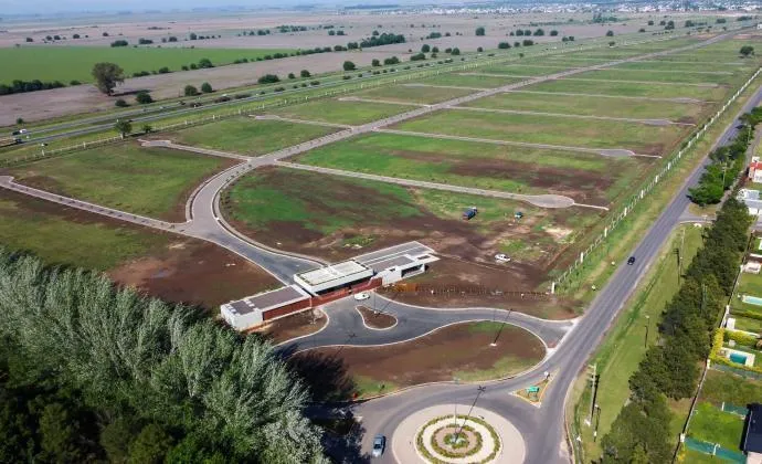 Terreno en Fuerza Aérea al 5100