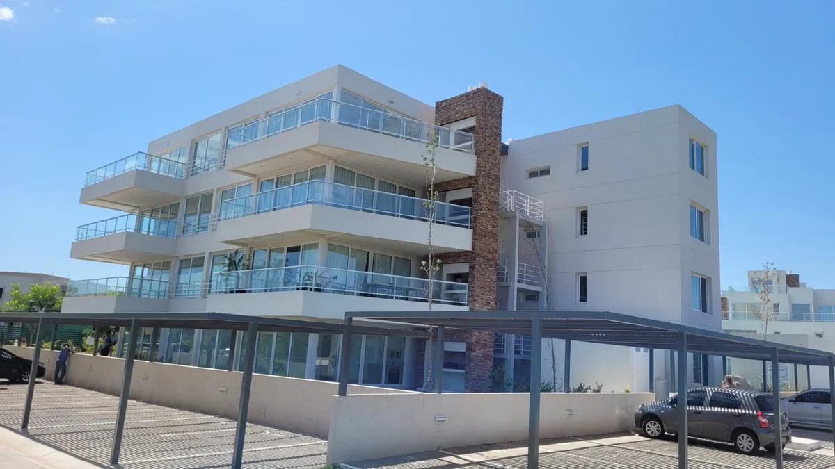 Departamento en Barrio Castaños. Complejo La BALCONADA , alquiler anual departamento de 3 ambientes: 2 baños( suite) balcón con parrilla!
