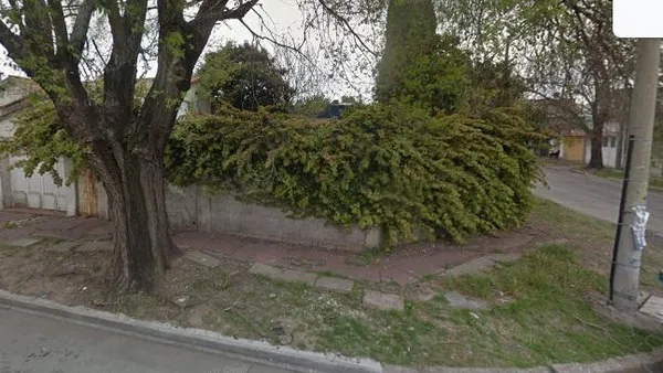 Terreno en Agustin Alvarez y Tacuari