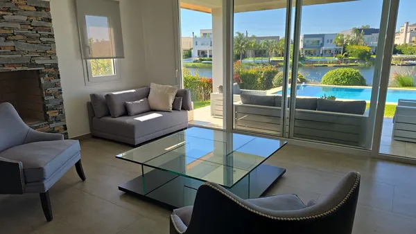 Casa en Barrio Los Lagos Nordelta Sarmiento 5380