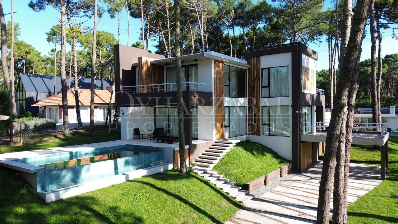 Casa en JUNCAL Y FRAGATA LIBERTAD