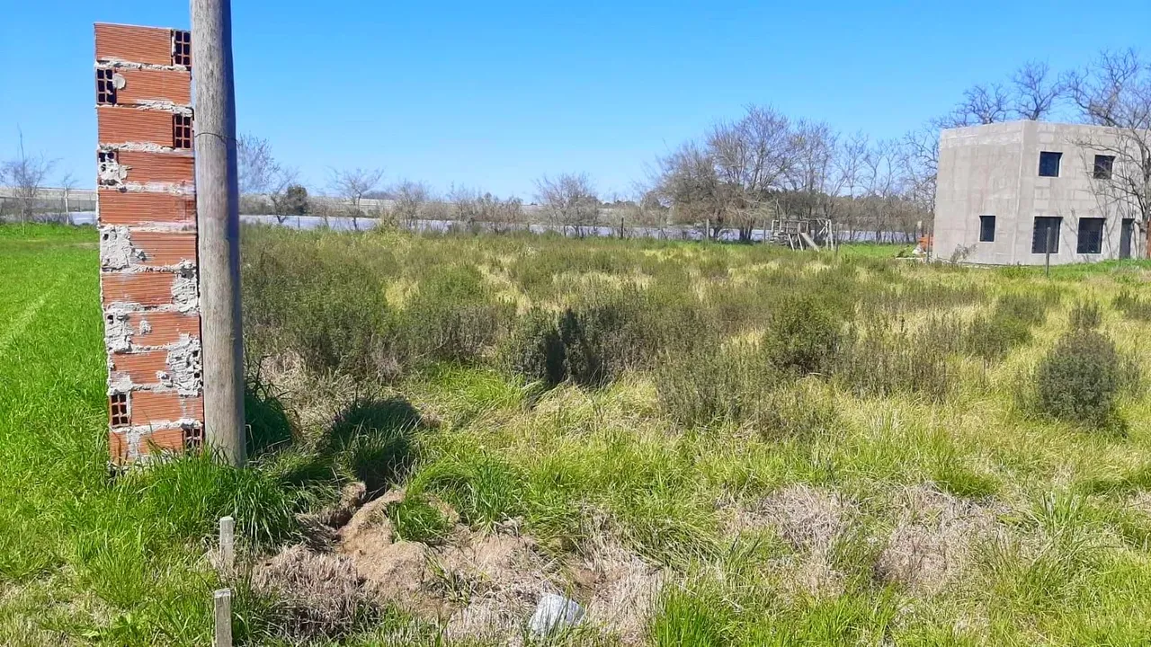 Terreno en 609 y 153
