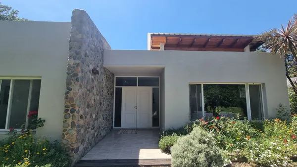 Casa en Santa Ana al 800