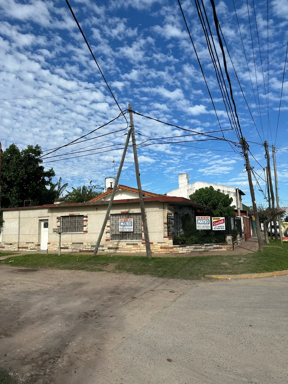 Casa en Graham Bell al 400
