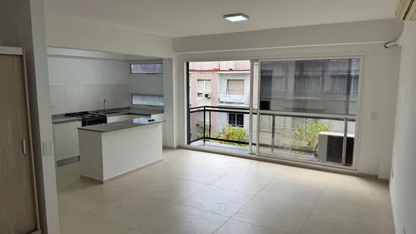 Departamento en Alquiler Amplio Monoambiente - Laundry - Terraza - Godoy Cruz al 2700
