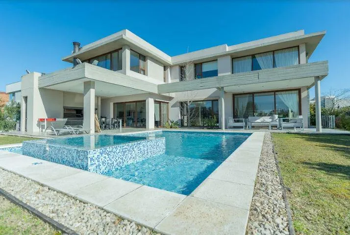 Casa en EL GOLF NORDELTA al 100