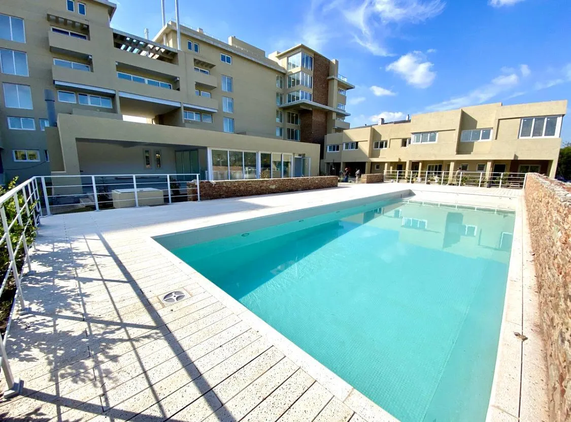 Departamento en Av. del Golf Jardines del Palmar