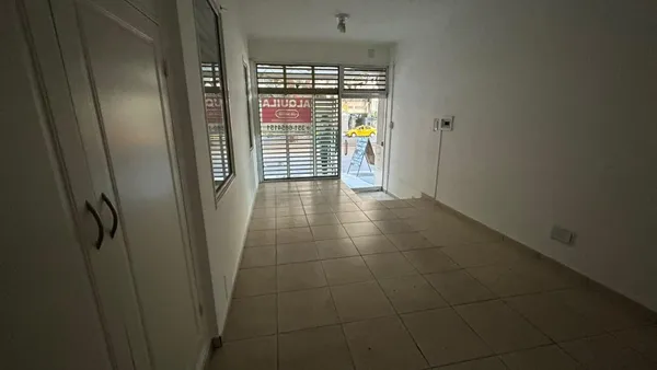 Local Comercial en Bv illia al 676