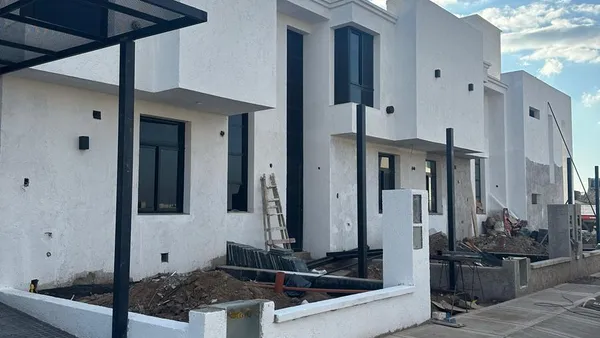 Casa en DUPLEX EN VENTA DE DOS DORMITORIOS EN DOCTA AVENIDA