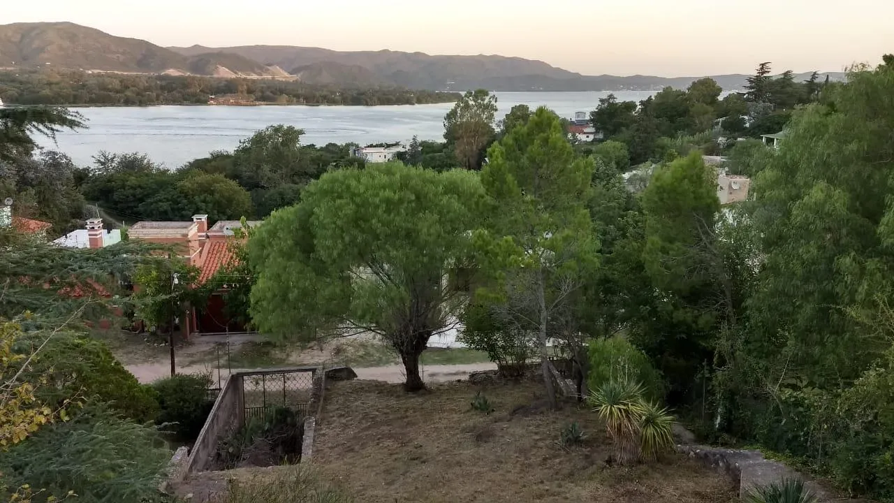 Casa en CON VISTA POSTAL AL LAGO SAN ROQUE Y A LAS SIERRAS 2 TERRENOS SOBRE R-38