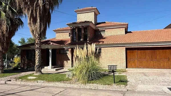 Casa en BARRIO JARDÍN MARISTA