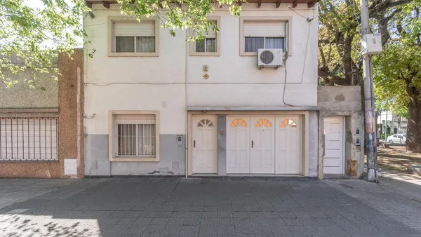 Casa en pascual rosas al 800