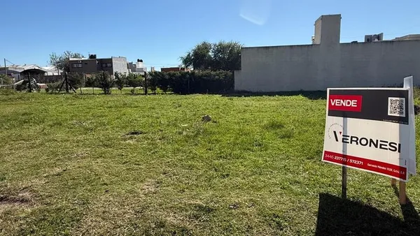 Terreno en Magnasco y 484