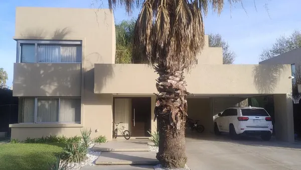 Casa en Fuerza Aerea al 4200