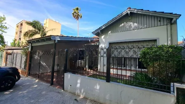 Casa en Robertson 517 - MONTE GRANDE
