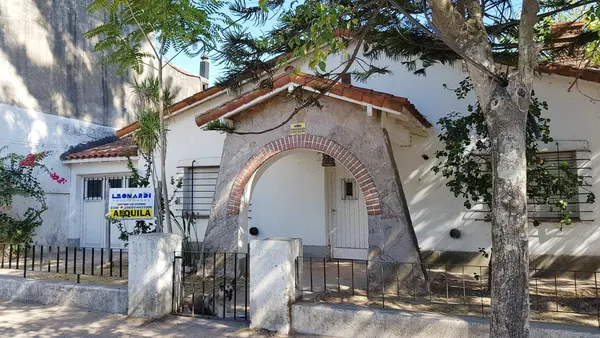 Casa en Tapia de Cruz 1415
