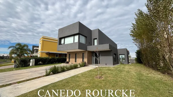 Casa en Santa Rita al 100