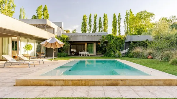Casa en Calle Medrano Callejón Privado- Chacras de Coria
