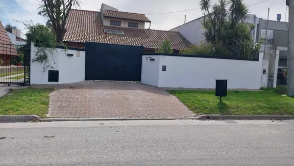 Casa en Andrade al 600