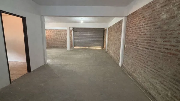 Local Comercial en Jose Hernandez al 700