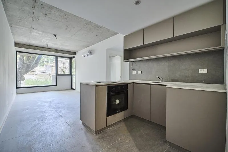 Departamento en RUIZ HUIDROBRO al 2300