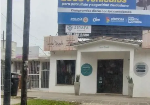 Local Comercial en Duarte Quiros Esq. Almirante Brown