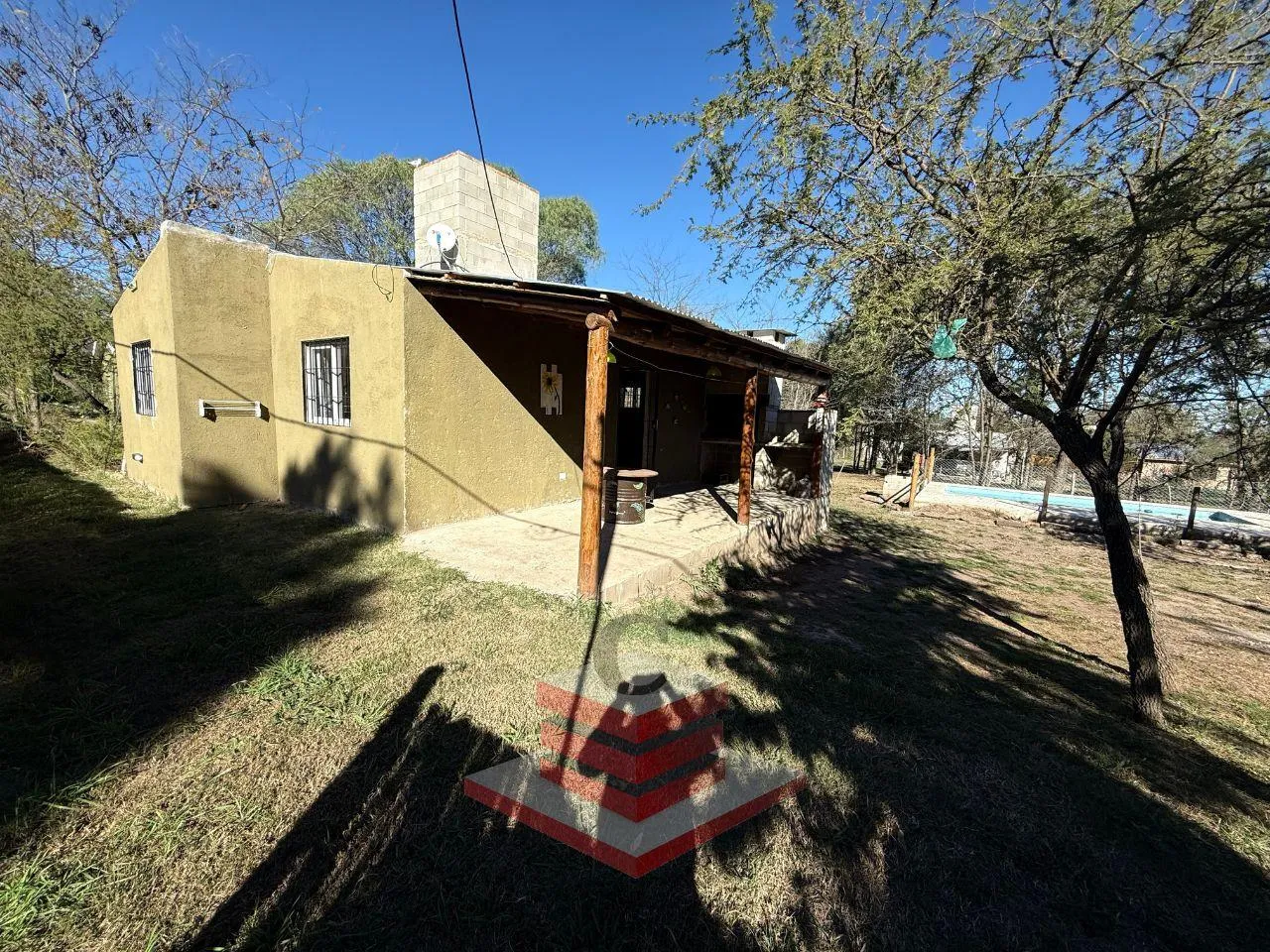 Casa en CASA EN VENTA EN COSQUÍN A 200MTS RUTA 38 - IMPECABLE