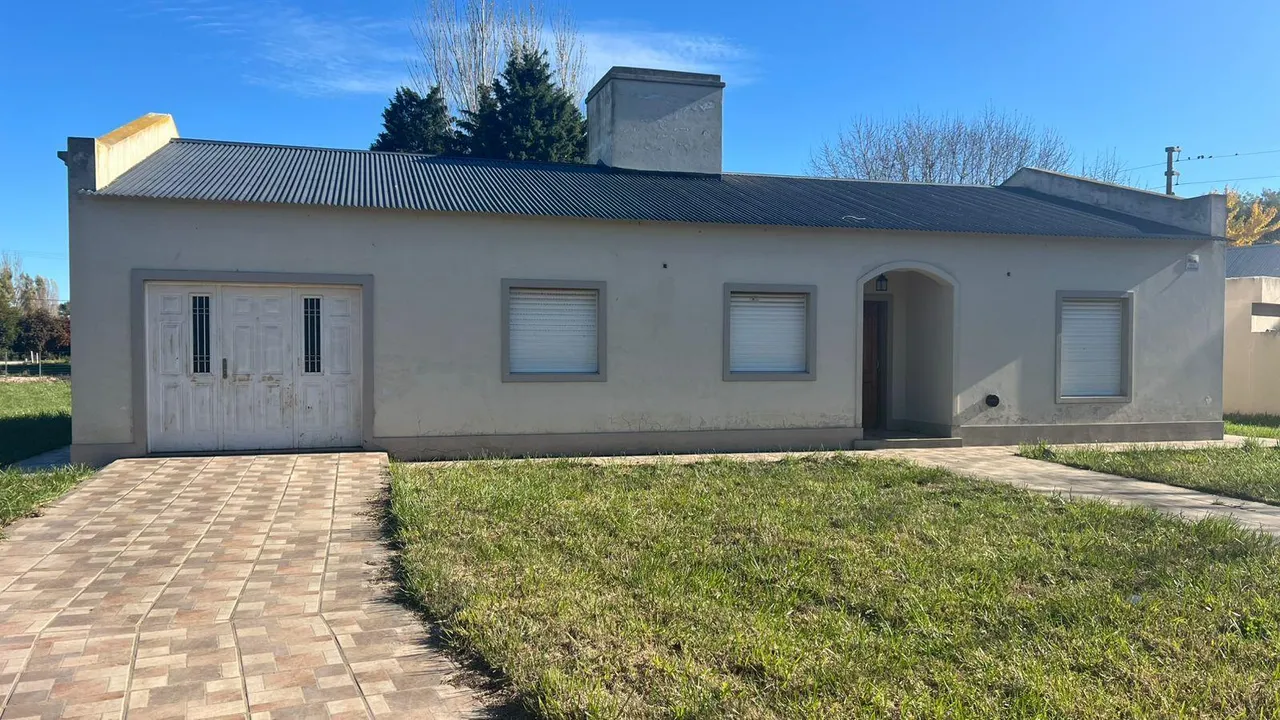 Casa en LOLA MORA al 600