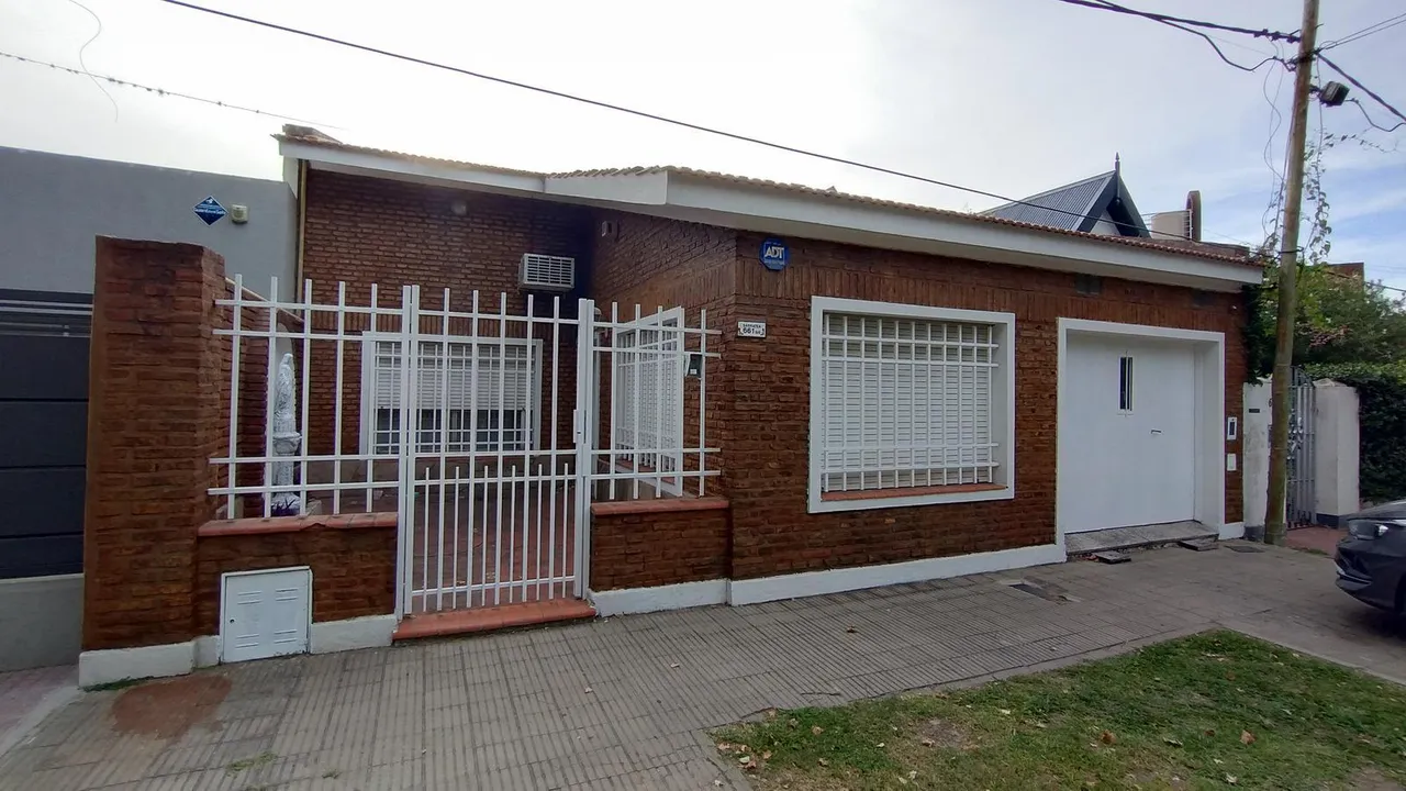 Casa en Sarratea 600