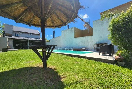 Casa en Santa Fe al 1000