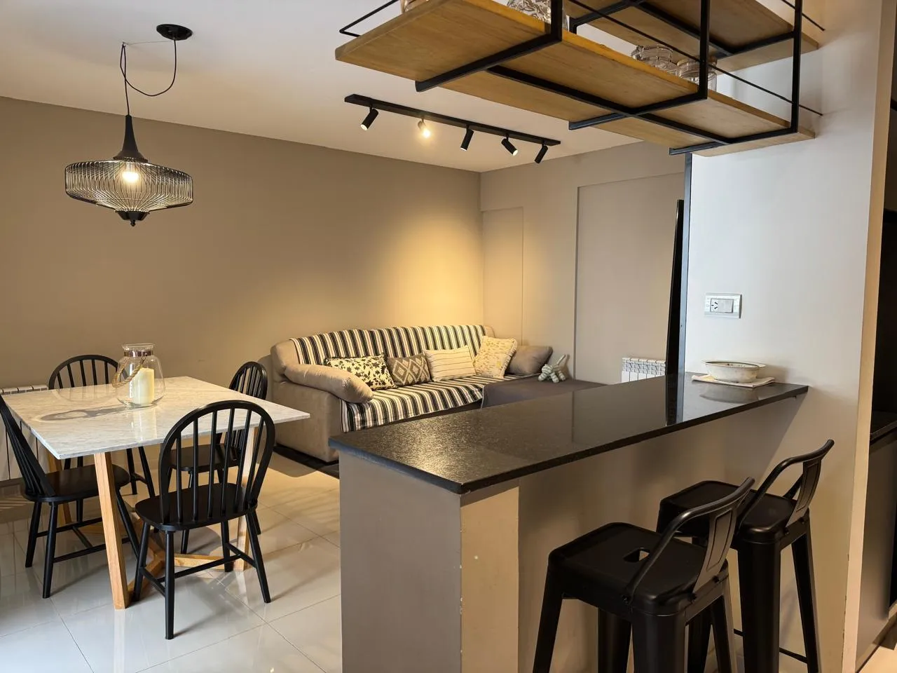 Departamento en CONDO PICHINCHA. Pueyrredon al 100