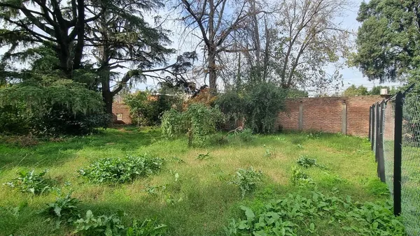 Terreno en 25 de Mayo y Luis Pasteur