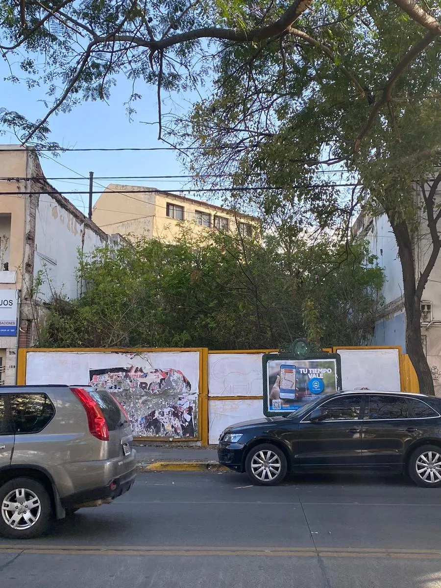 Terreno en CASTRO BARROS al 100