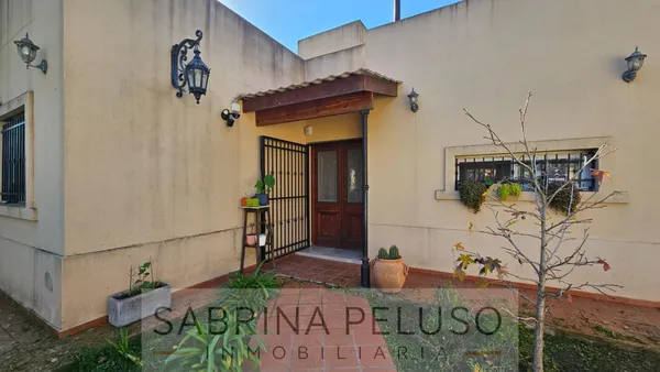 Casa en SARMIENTO al 500