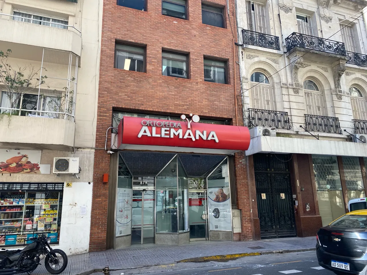 Edificio en Montevideo al 800