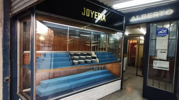 Local Comercial en Ventana al 3800