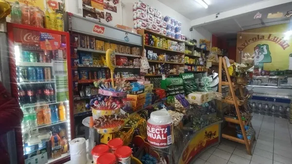 Local Comercial en Calle Dorrego y Adolfo Calle