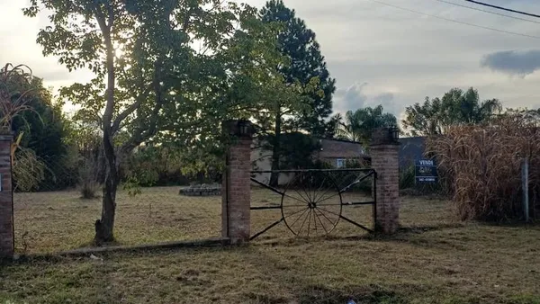 Terreno en Calle 15, entre Los Cítricos y Azahar de Monte.