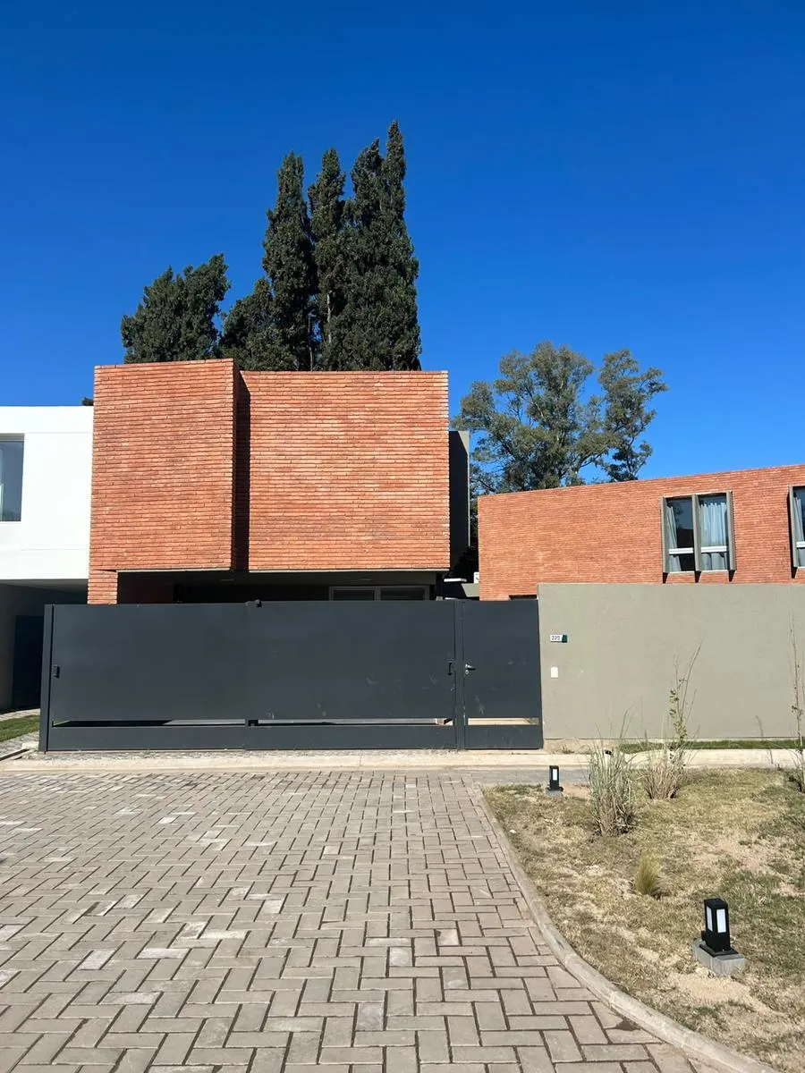 Casa en Las Veras, ubicado en Parque Don Bosco