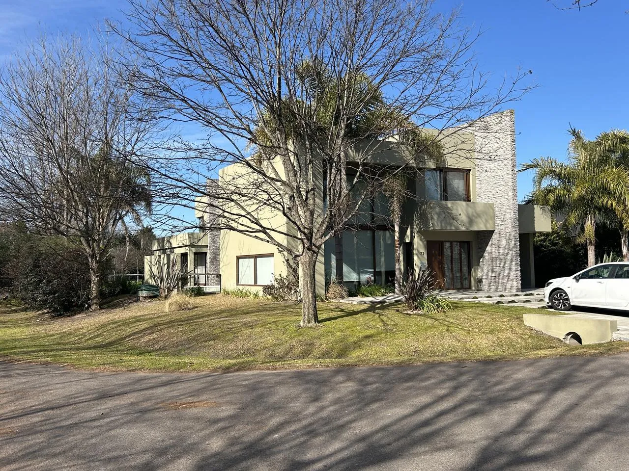 Casa en Club de campo Abril. Barrio Los Robles