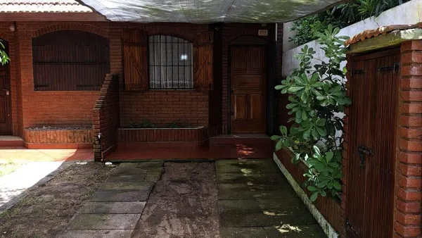 Casa en Av. 2 Bis al 4700