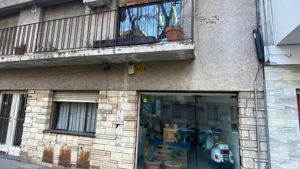 Oficina en DORREGO al 1700